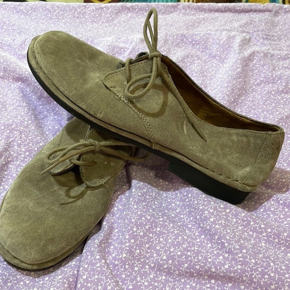 Natural soul by Naturalizer tie suede shoe